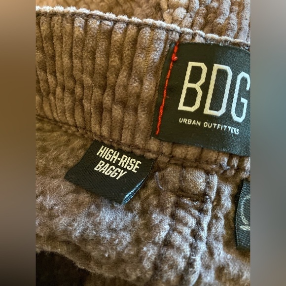 BDG Bubble Corduroy High-waisted Baggy Pant in Brown Size 27 - Picture 8 of 9